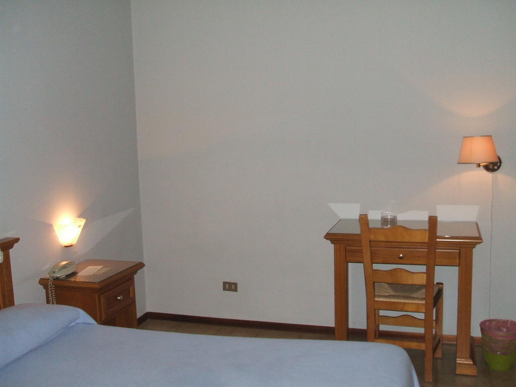 Hotel Ristorante Da Gianni Bovolone Room photo